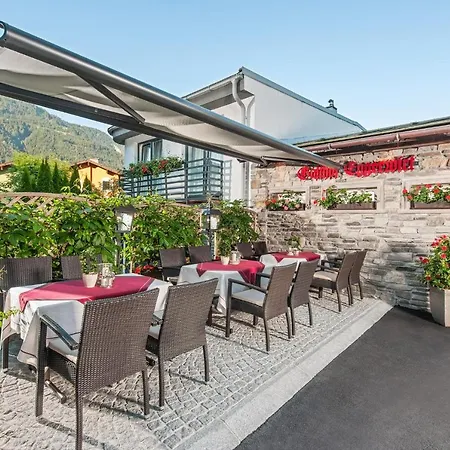Eggerwirt Kitzbuehel, & Restaurant Otel Kitzbühel