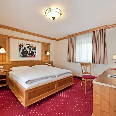 Eggerwirt Kitzbuehel, & Restaurant Otel