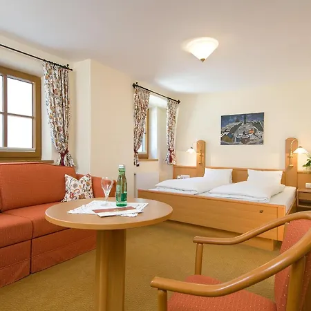 Otel Eggerwirt Kitzbuehel, & Restaurant