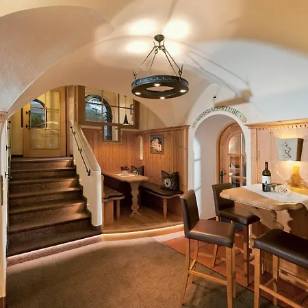 Otel Eggerwirt Kitzbuehel, & Restaurant Kitzbühel