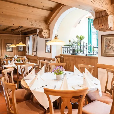 Eggerwirt Kitzbuehel, & Restaurant קיצביהל