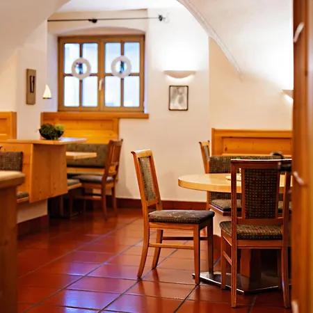 מלון Eggerwirt Kitzbuehel, & Restaurant קיצביהל
