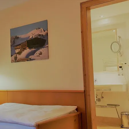 Eggerwirt Kitzbuehel, & Restaurant كيتزبوهيل