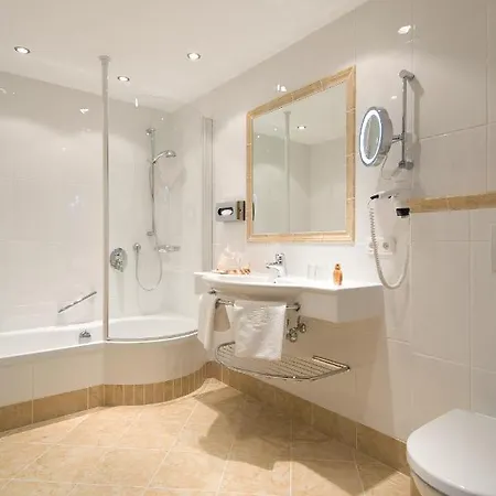 Eggerwirt Kitzbuehel, & Restaurant Otel 3*