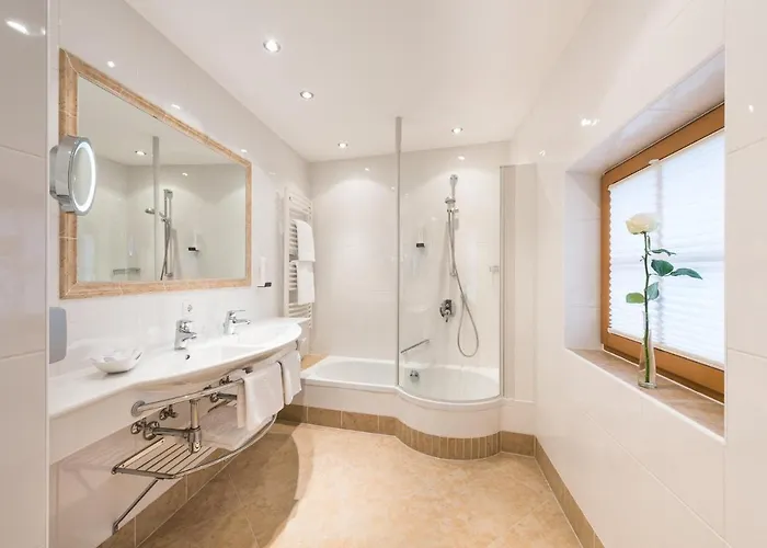 Eggerwirt Kitzbuehel, & Restaurant - Lifts Included In June Sep And Oct Gratis Bergbahnbenuetzung 호텔