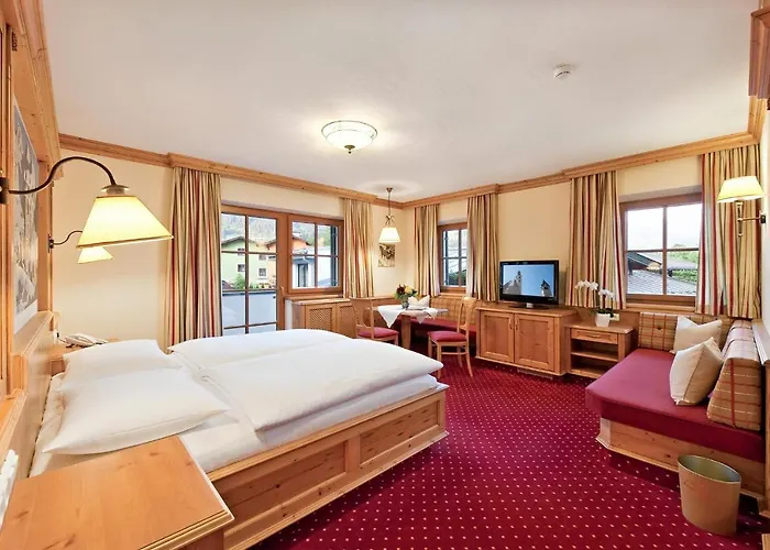 Eggerwirt Kitzbuehel, & Restaurant - Lifts Included In June Sep And Oct Gratis Bergbahnbenuetzung