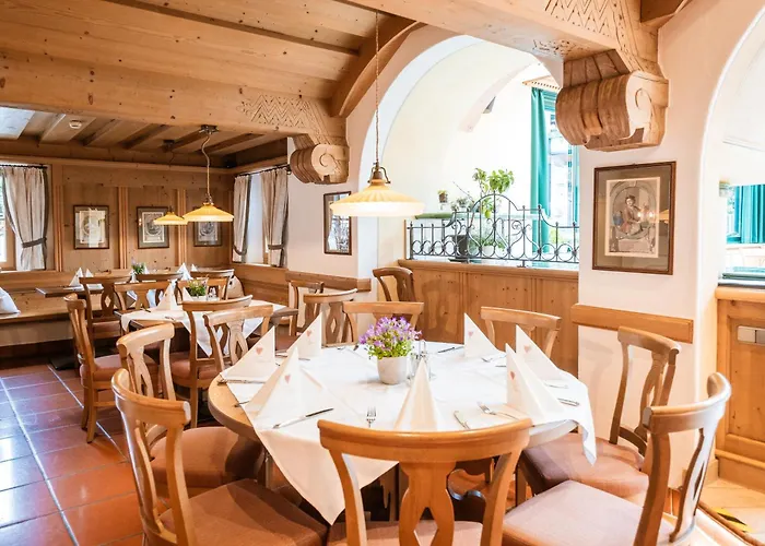 Eggerwirt Kitzbuehel, & Restaurant - Lifts Included In June Sep And Oct Gratis Bergbahnbenuetzung 키츠부헬