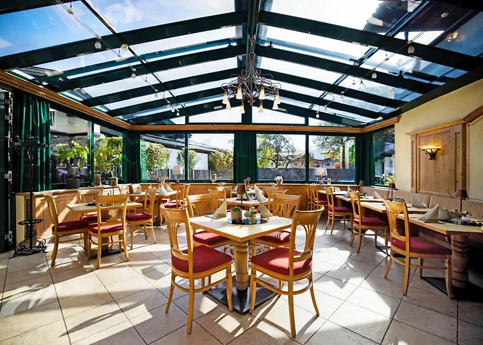 Eggerwirt Kitzbuehel, & Restaurant - Lifts Included In June Sep And Oct Gratis Bergbahnbenuetzung 3*