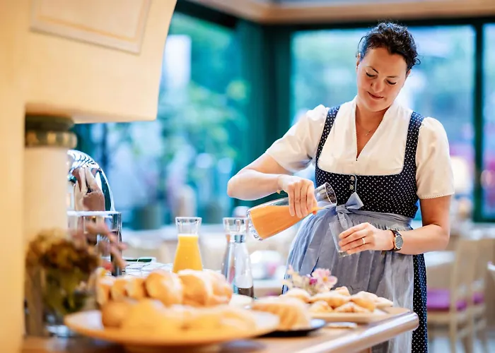 Eggerwirt Kitzbuehel, & Restaurant - Lifts Included In June Sep And Oct Gratis Bergbahnbenuetzung 3*