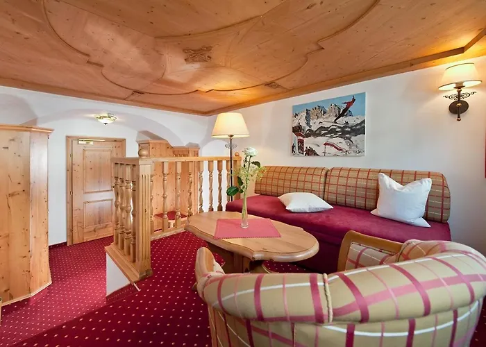 Eggerwirt Kitzbuehel, & Restaurant - Lifts Included In June Sep And Oct Gratis Bergbahnbenuetzung 키츠부헬