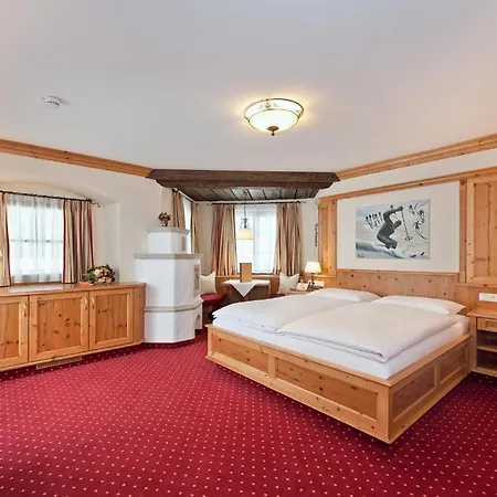 Hotel Eggerwirt Kitzbuehel, & Restaurant Kitzbühel