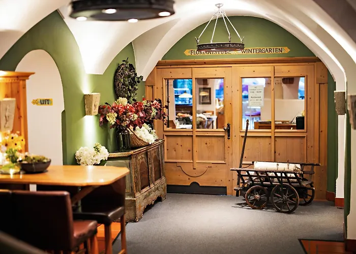 Eggerwirt Kitzbuehel, & Restaurant מלון קיצביהל